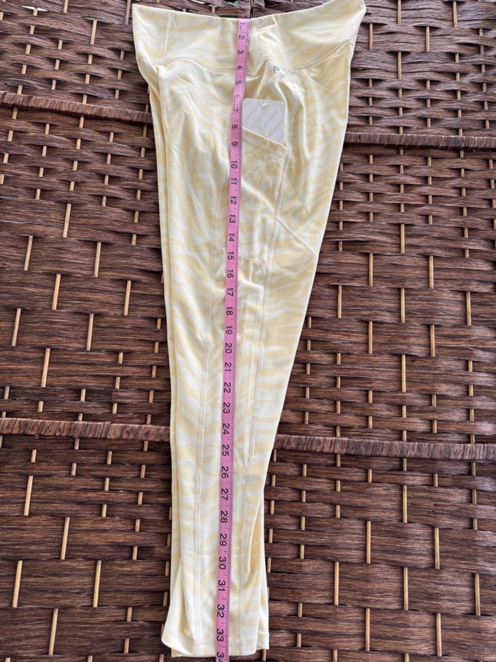 Fabletics Light Cream & Yellow Subtle Tonal Pattern Leggings - Picture 10 of 11